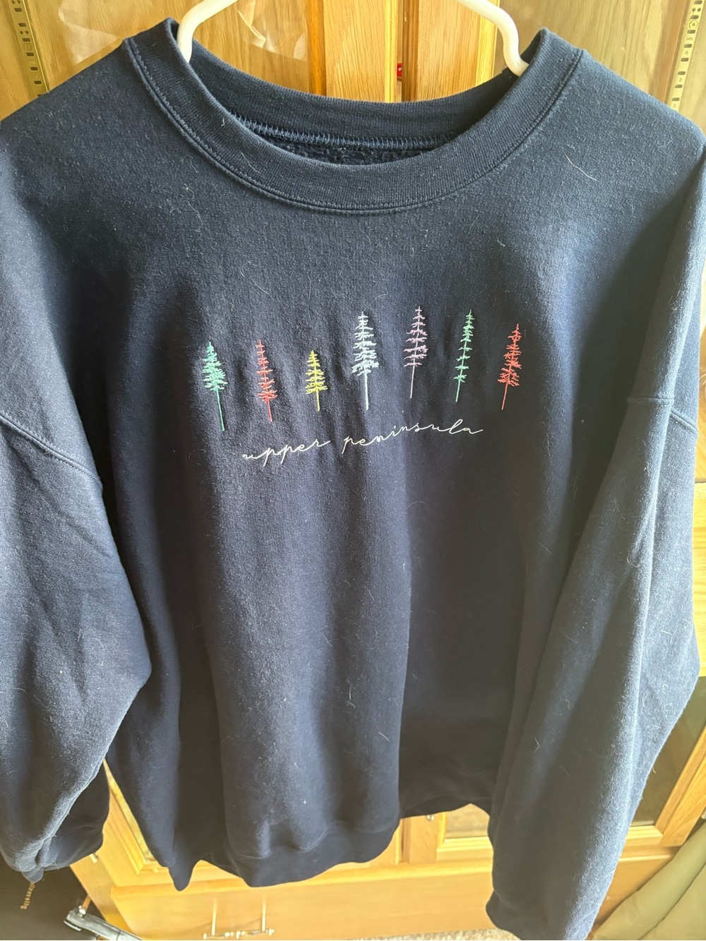Gildan Unisex Navy Crewneck